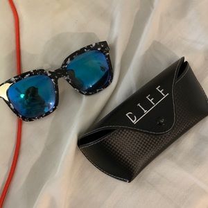 DIFF eyewear Bella